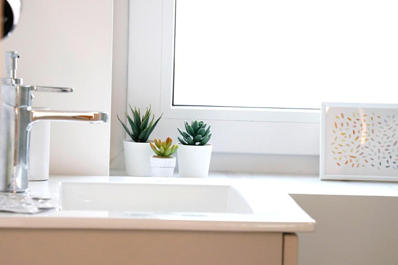 Minimalist Studio Old Town Apartments By Hostlovers Kaunas Exteriör bild